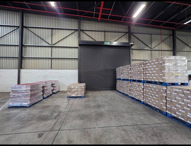2,268M² WAREHOUSE TO LET IN ROBERTSHAM